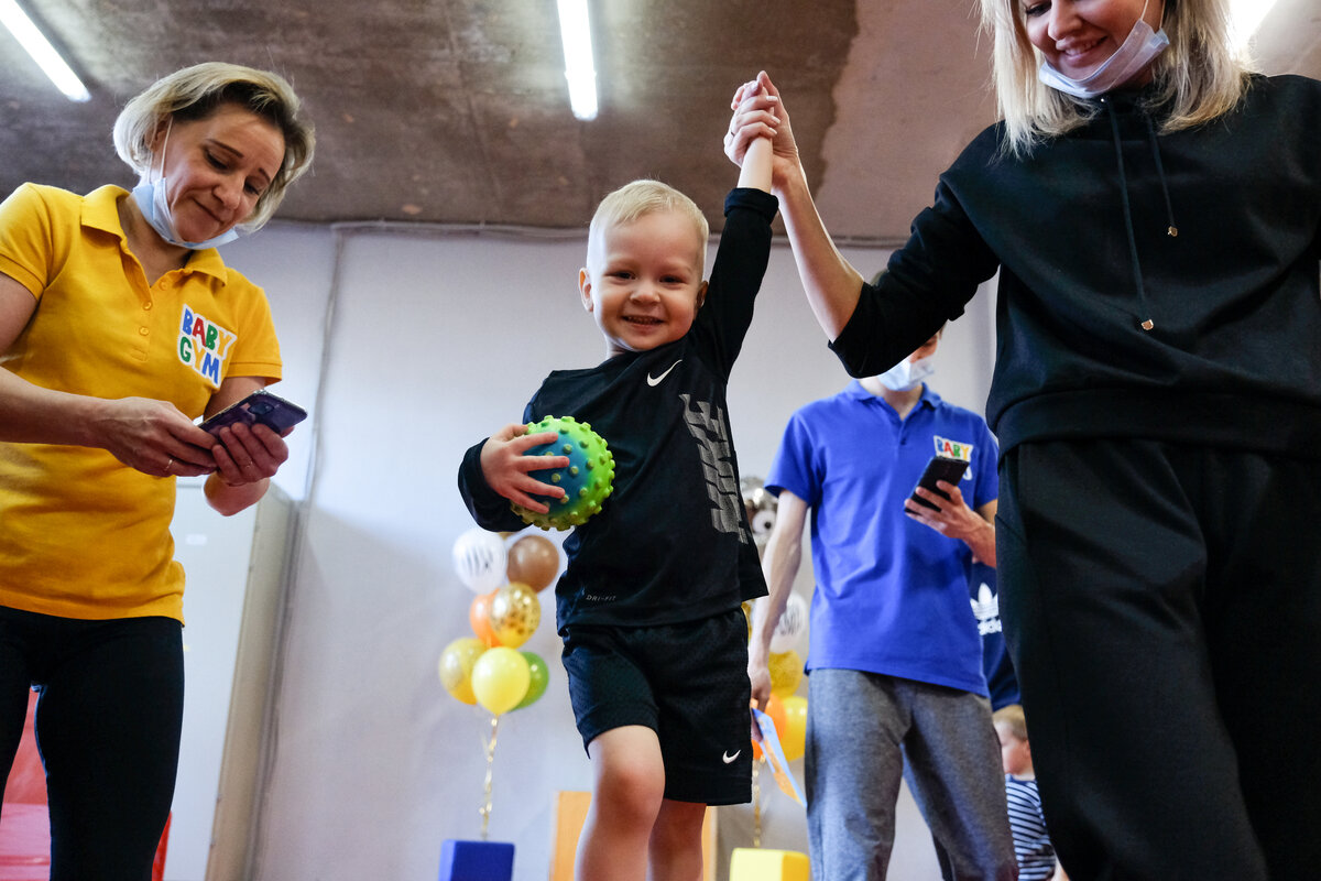 В какой спорт можно отдать ребенка в 2 года? | Baby Gym — сеть детских  гимнастических центров | Дзен