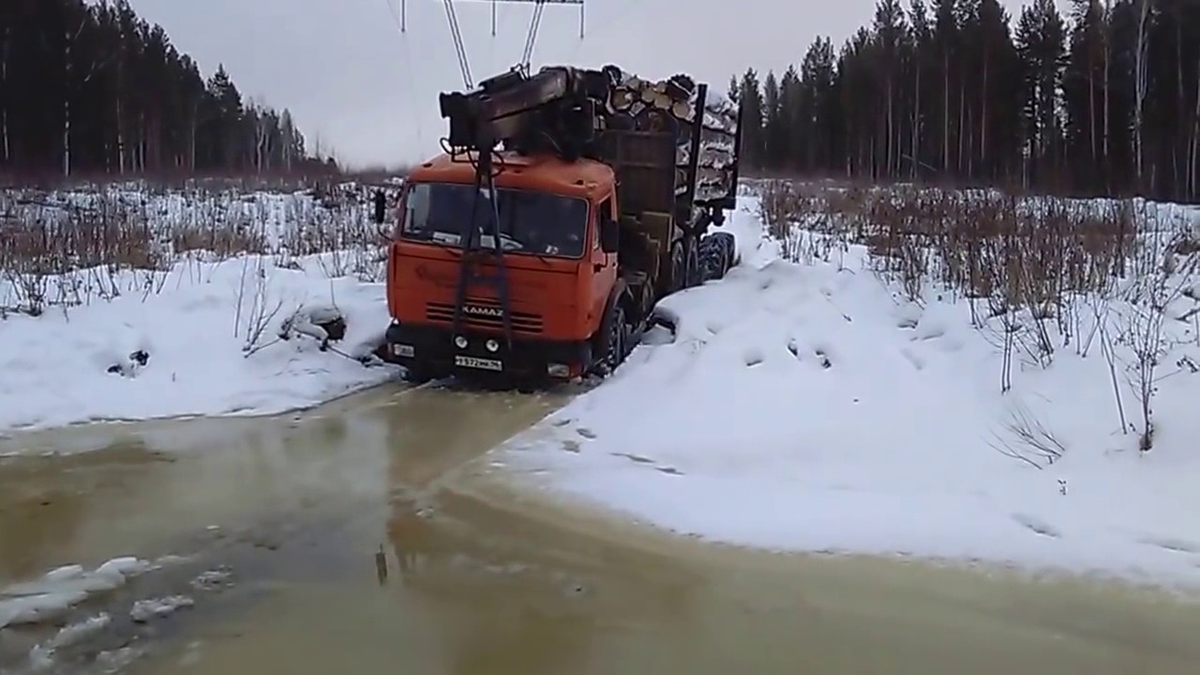 Ямал бездорожье. Бездорожье севера. Автодорога усолье кудымкар. Дороги северного сахалина. Непроходимые дороги.