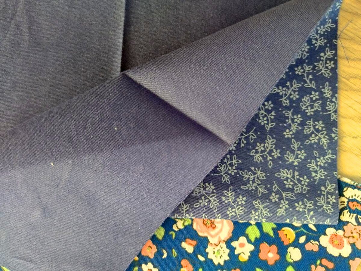 Очень хорошая по качеству ткань! Посмотрите видео - там краски сочнее!