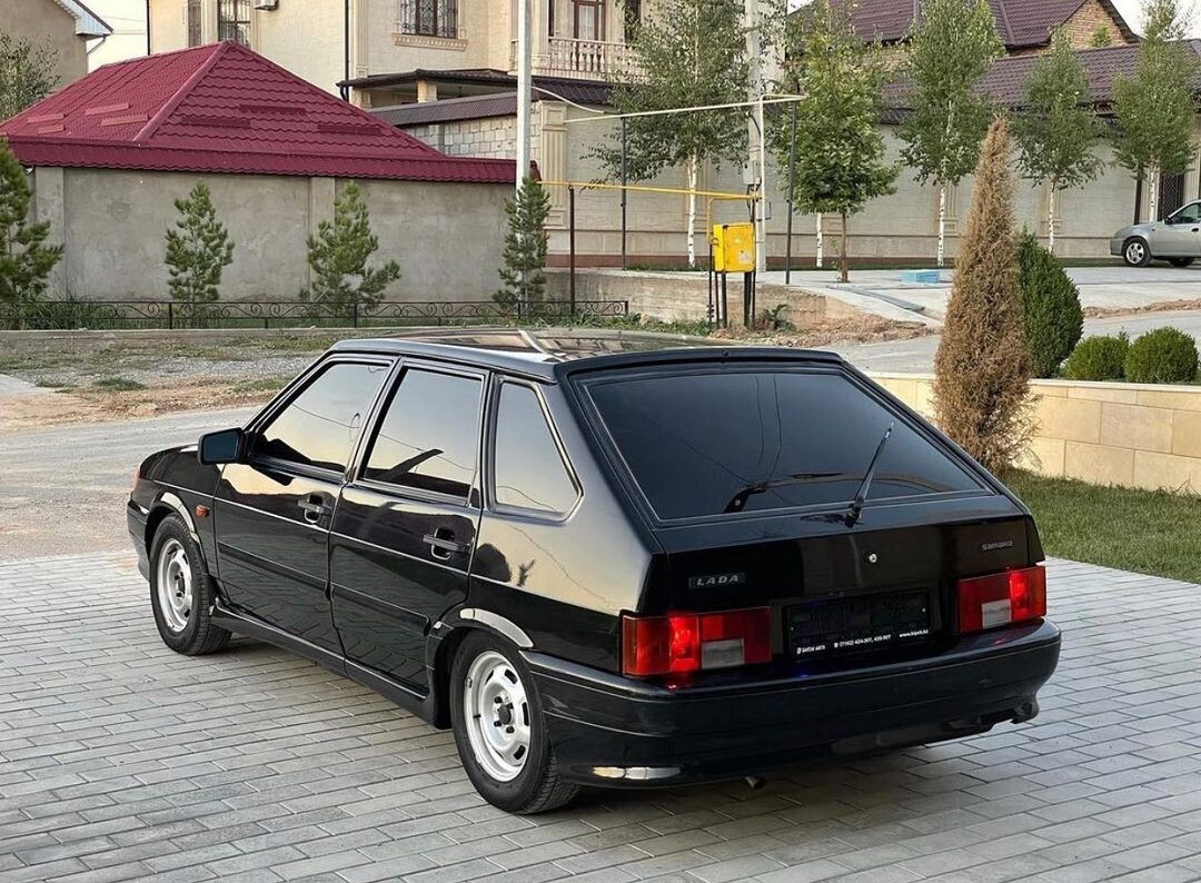 На белых штампах не смотрится