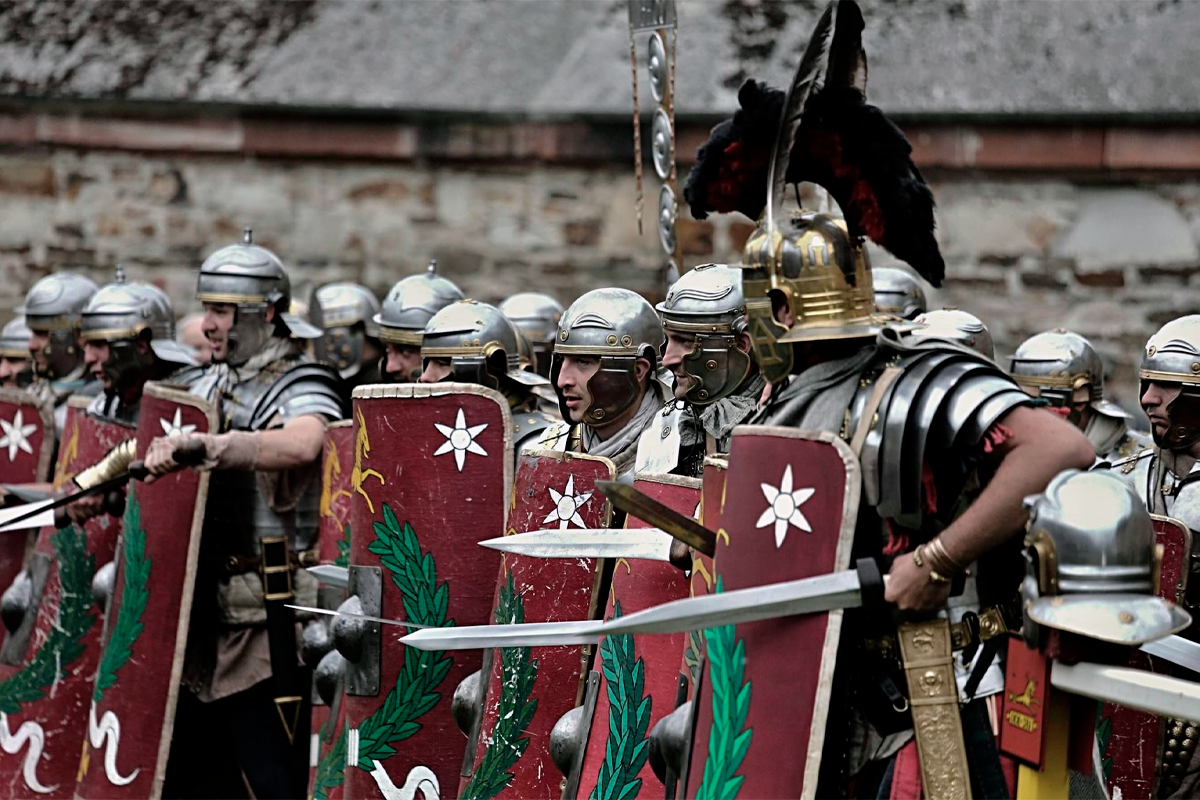 Римская Империя легионеры. Римская Империя Римский Легион. Римская Империя армия Легион. Древний Рим римские Легионы. Честь древнего рима