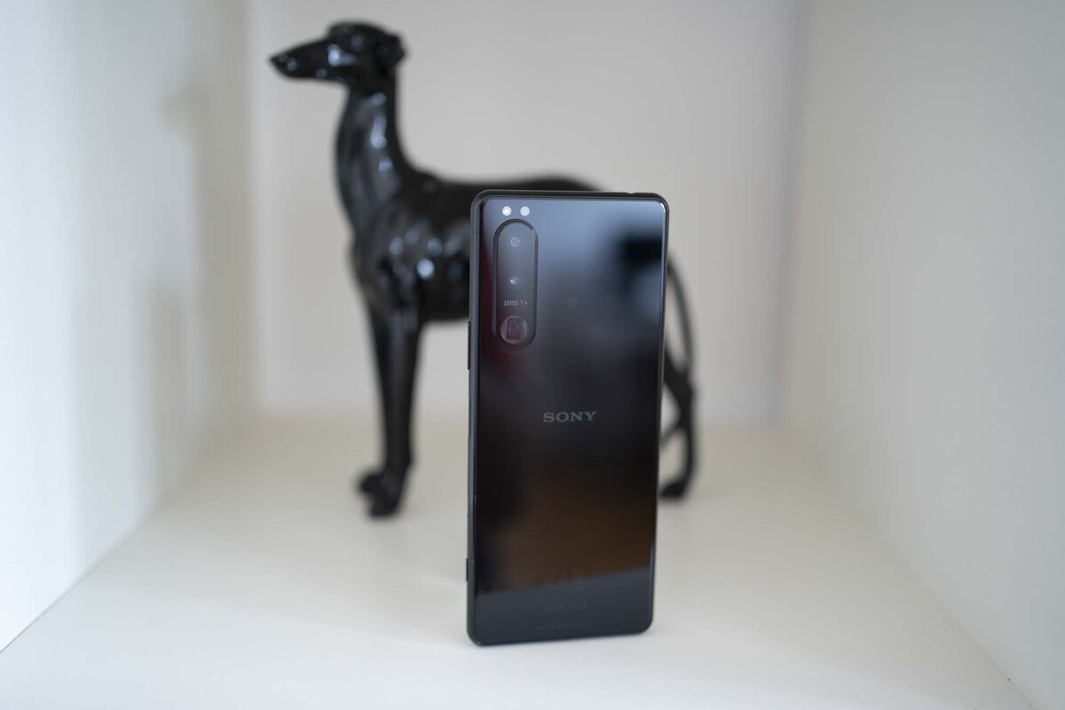 дизайн Sony Xperia 5 III сзади