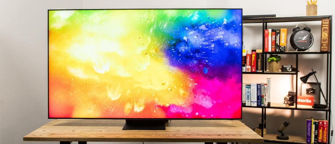 8K-телевизор Samsung Neo QLED QN800A (QE75QN800AU) в интерьере