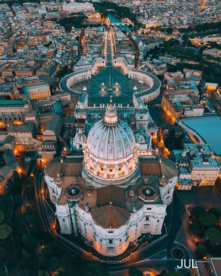 Ватикан, Италия