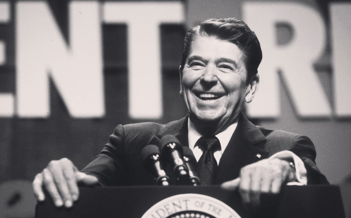 Советский анекдот тех лет.  "Вопрос армянскому радио:  - Как зовут собаку Рейгана?
Ответ армянского радио: - Собаку Рейгана зовут Рональд."