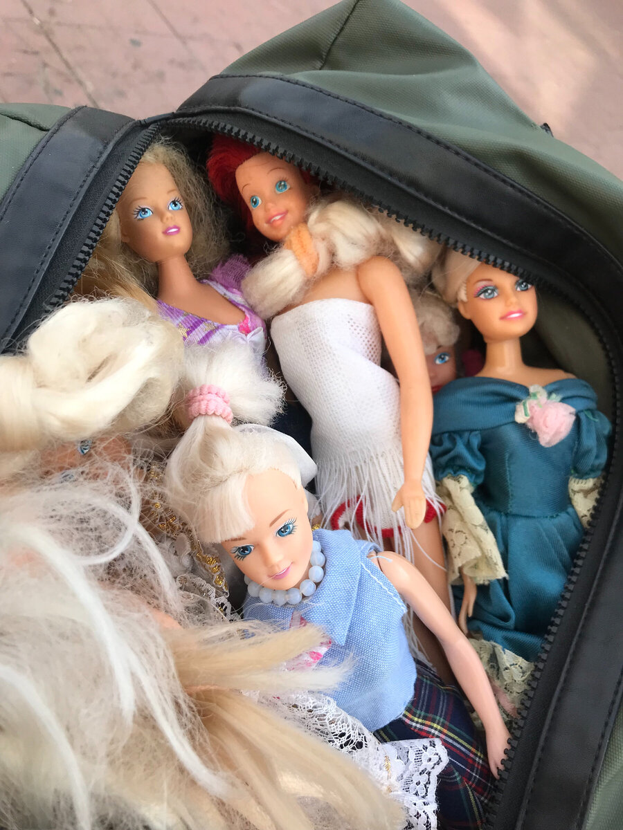 https://zen.yandex.ru/media/id/60b75e205d6493348a50269c/samyi-udachnyi-pohod-na-baraholku-pokupka-18ti-kukol-analogov-barbi-612b524eb97d200b6ce89918