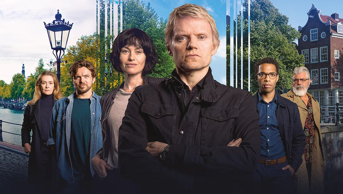 постер к сериалу.