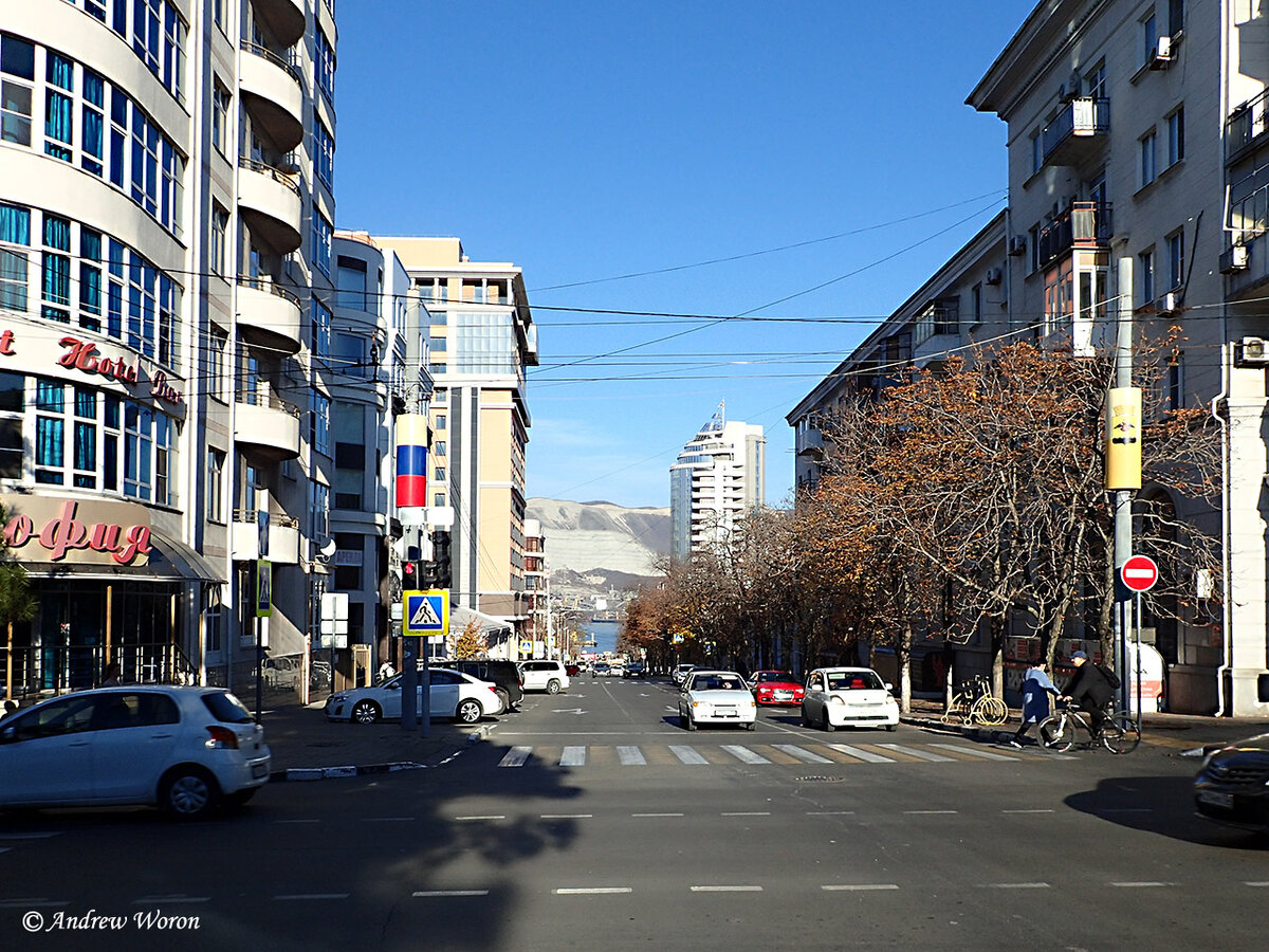 Вдали видны горы...