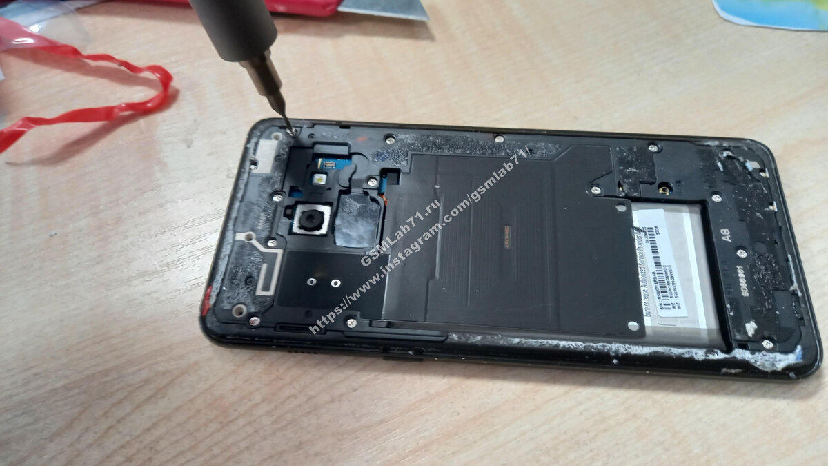 Samsung Galaxy A8 (Винты)