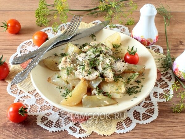 10 классных способов приготовить курицу с картошкой в духовке