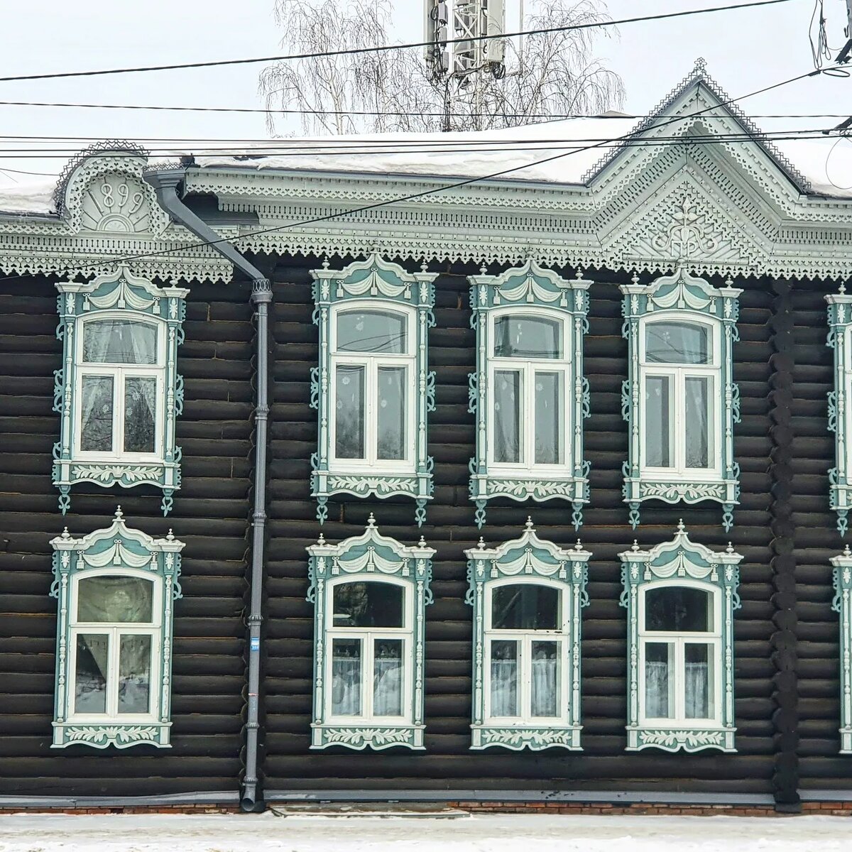 Томск – удивительный сибирский город, где ещё осталось деревянное  зодчество: настоящие резные наличники и красота | Meeuw | Дзен