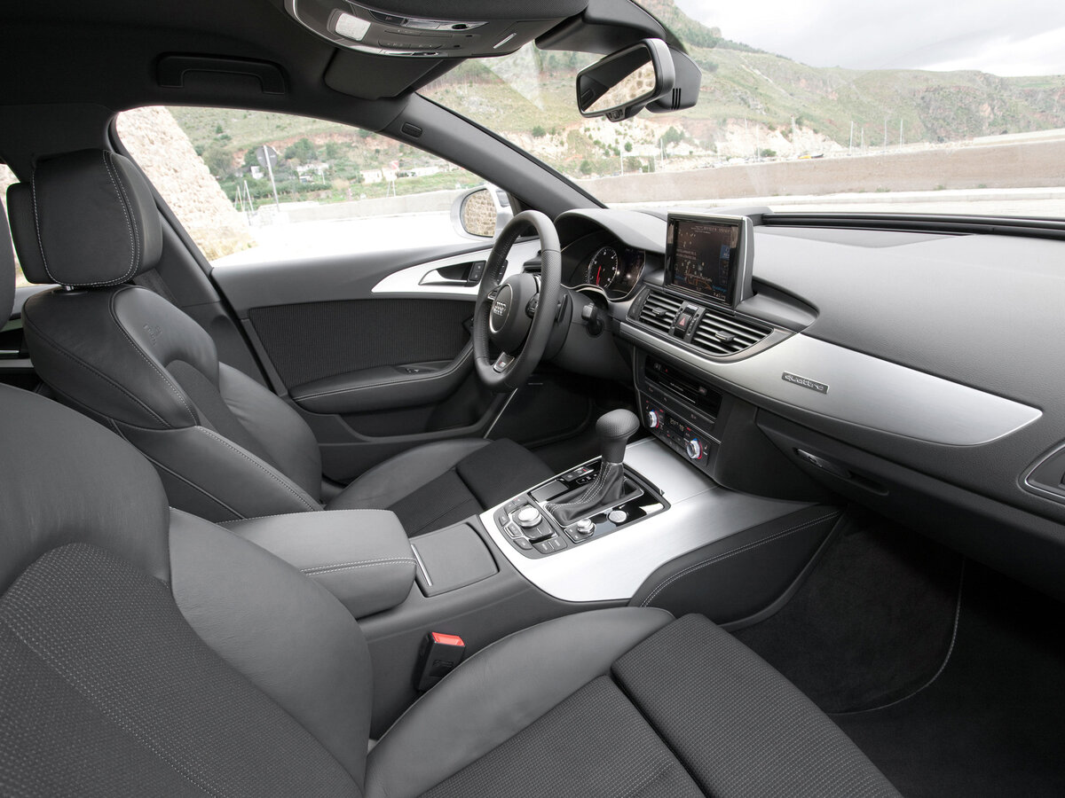 интерьер салона ингольштадской шестёрки в четвёртом поколении