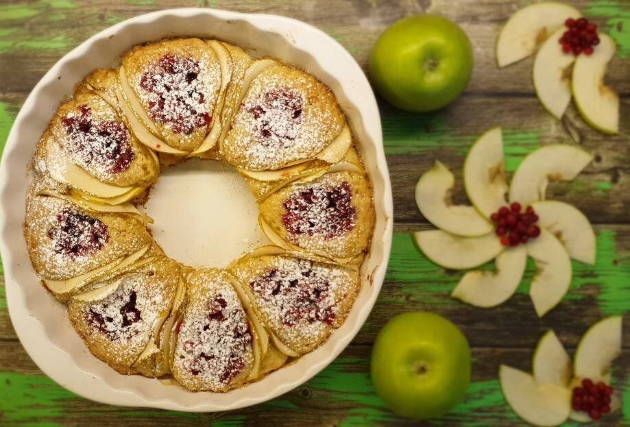 Пирог с яблоками и брусникой, пошаговый рецепт на ккал, фото, ингредиенты - ярослава