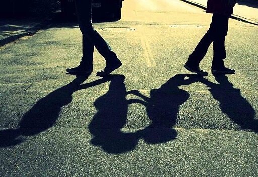 Сердце хочет того, чего хочет. Нет никакой логики в таких вещах. Вы встречаете кого-то, и вы влюбляетесь, и это все. Вуди Аллен