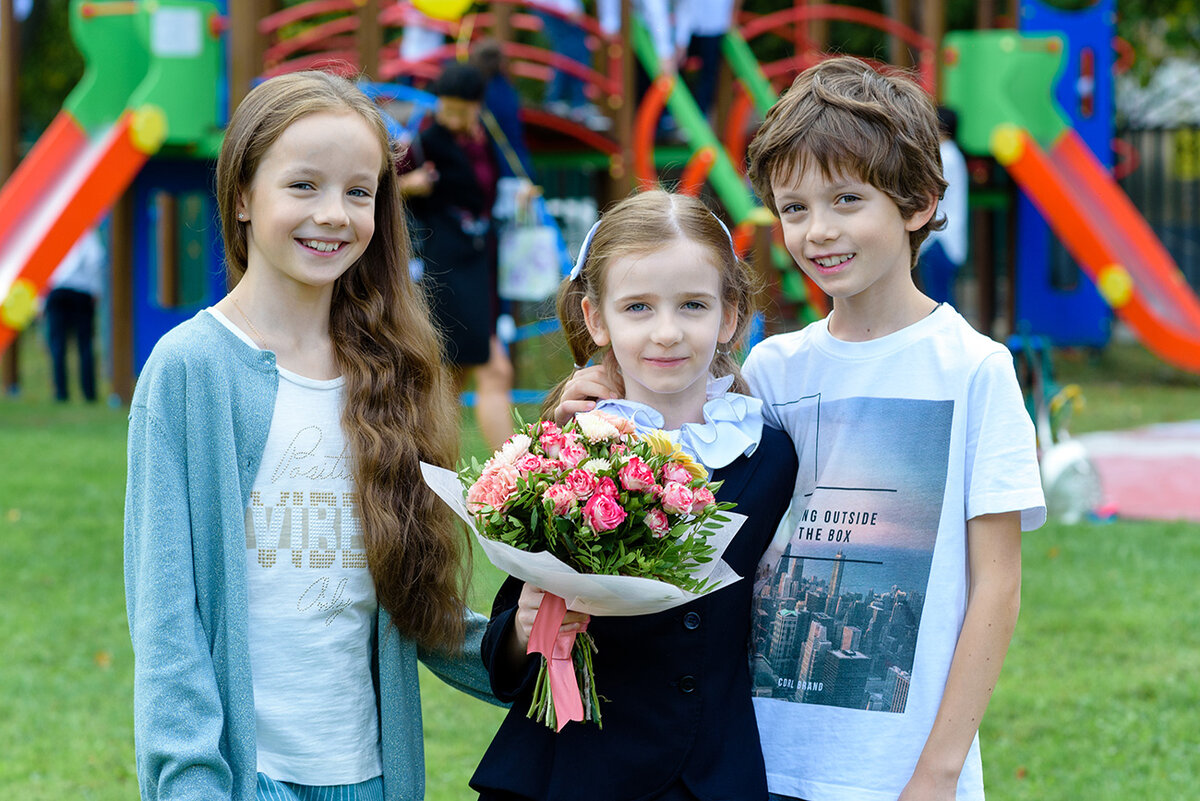 Или фото с братьями и сестрами.