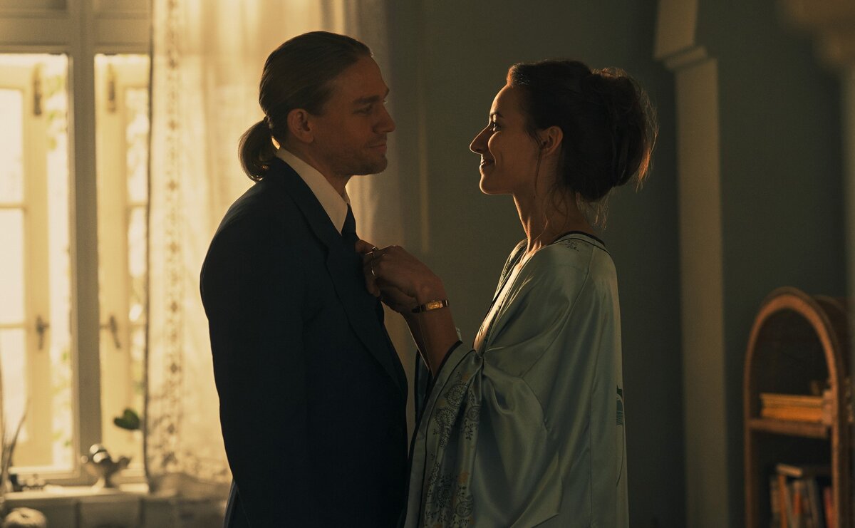 Кадр из сериала "Шантарам"