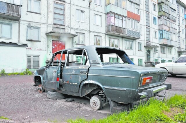    Брошенный автомобиль City-yaroslavl.ru