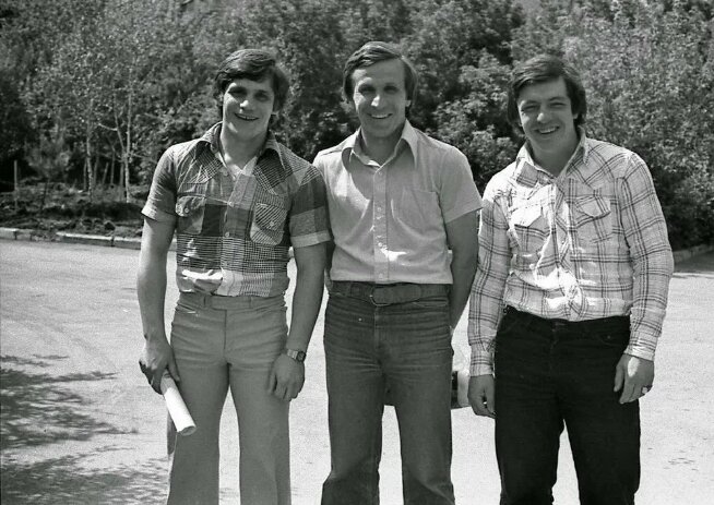 изображение с яндекс.картинки (С.Стариков- справа и братья Макаровы)