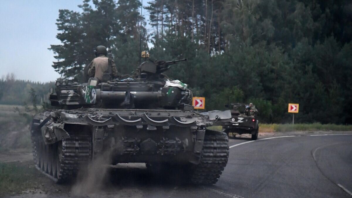    Военнослужащие ВС РФ на линии соприкосновения в Харьковской области© РИА Новости / Виктор Антонюк