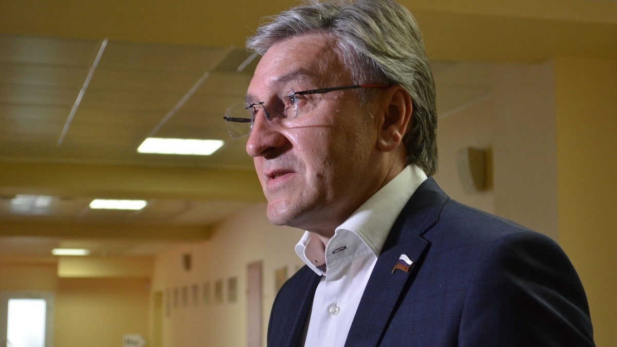     Депутат Госдумы от Татарстана Айрат Фаррахов рассказал, что частичная мобилизация повлияет на экономику страны и республики. По его словам, ближайшие три года бюджет России будет дефицитным.