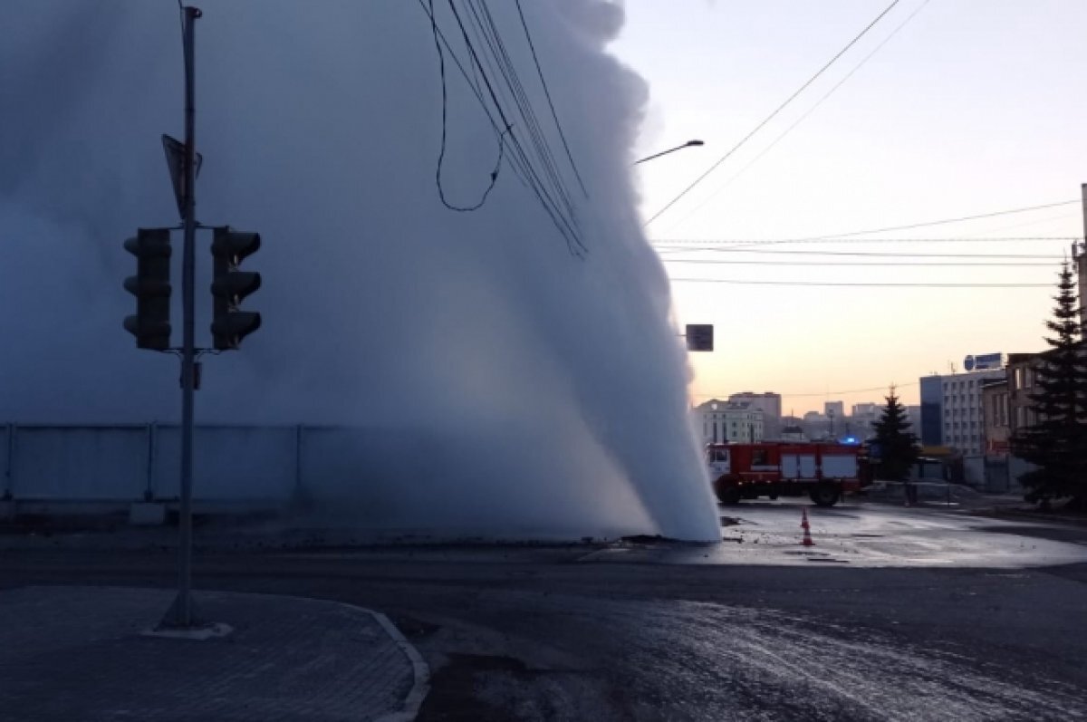    В Екатеринбурге несколько улиц затопило кипятком