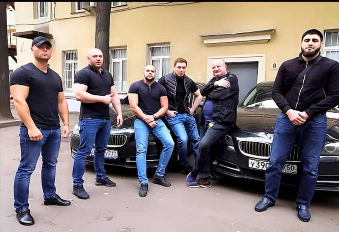 И кто   из них  наш Андрюха? 🎼🎶