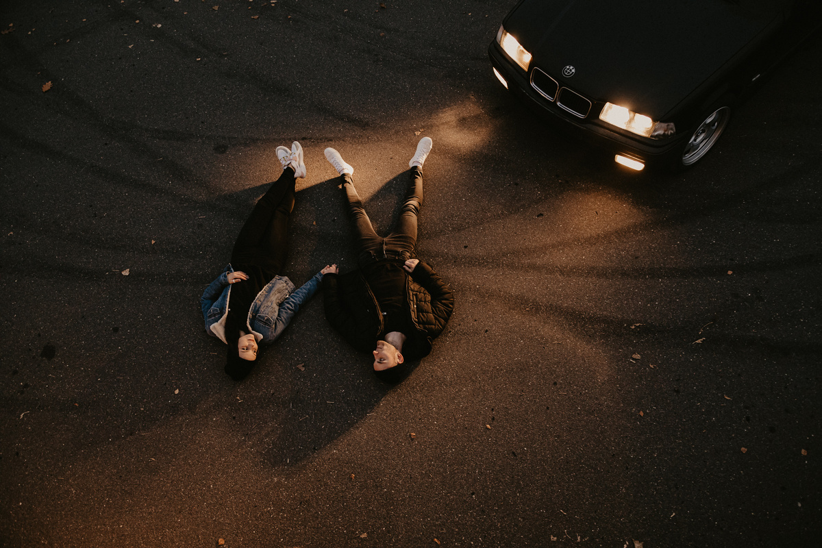 В светлое время дня все более менее понятно что делать и куда идти, а что же делать когда солнце село? Просто положить фотик в сумку не наш вариант! Пойдем по пути от простого к сложному со всеми пояснениями и лайфхаками от первой до последней фотки.
