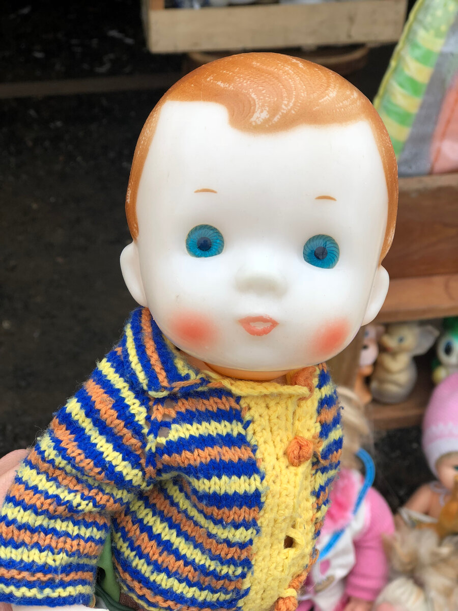 Парень прям просится, чтобы его забрали)))