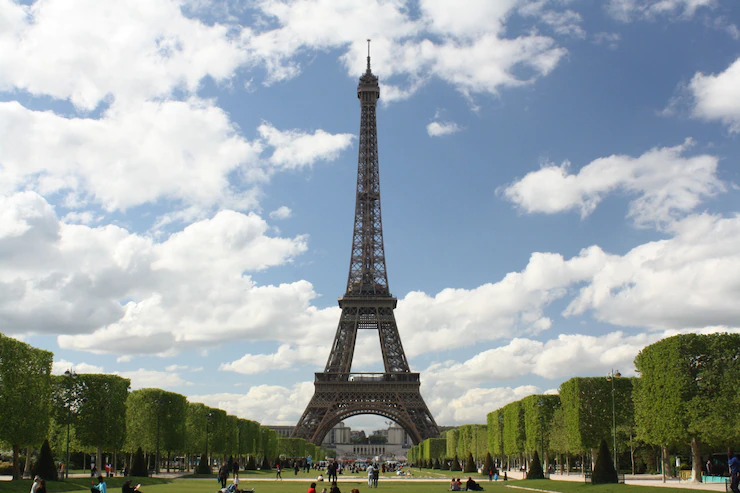 https://www.freepik.com/free-photo/eiffel-tower-view_3492076.htm#query=paris%20eiffel%20tower&position=8&from_view=keyword