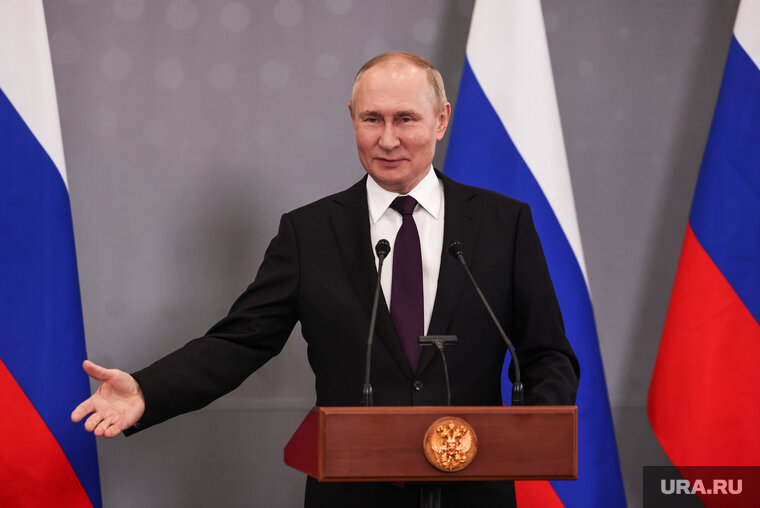    Путин выразил надежду на то, что стратегическое партнерство РФ и Казахстана в дальнейшем будет развиваться