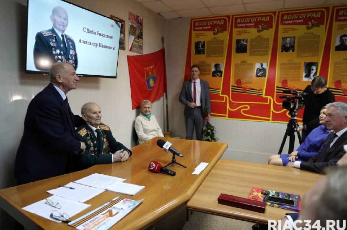    Волгоградский участник Парада Победы 45-го отметил 96-й день рождения