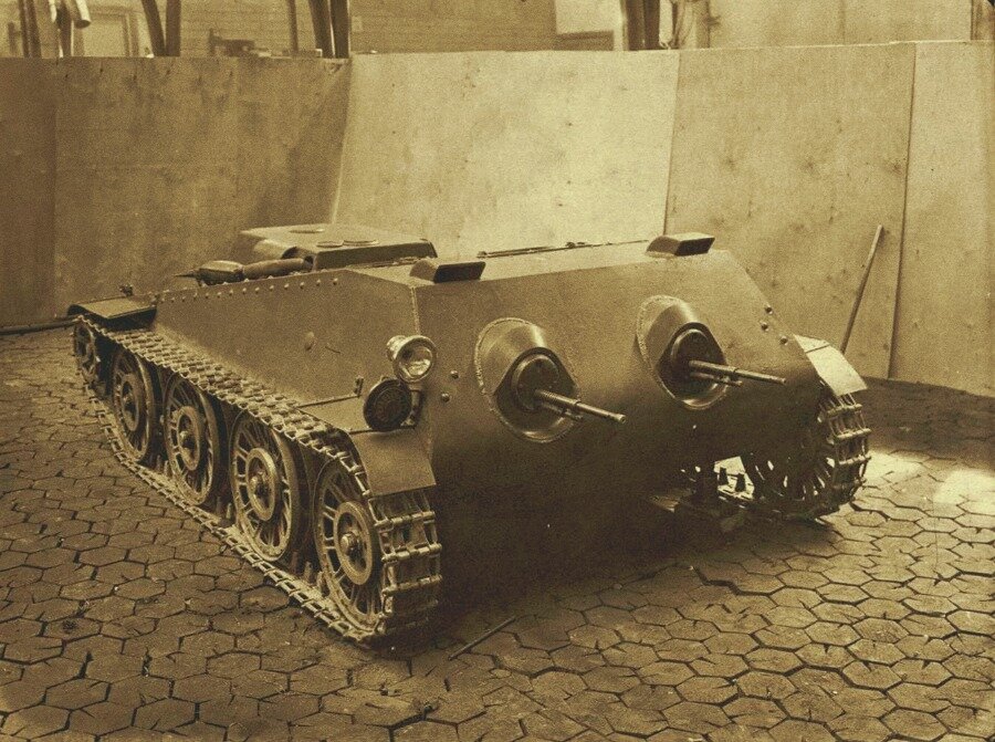 Общий вид подвижного пулеметного гнезда с закрытыми люками. (Источник: ЦГА СПб. Ф. 1788. Оп. 27. Д. 87. Л. 18)