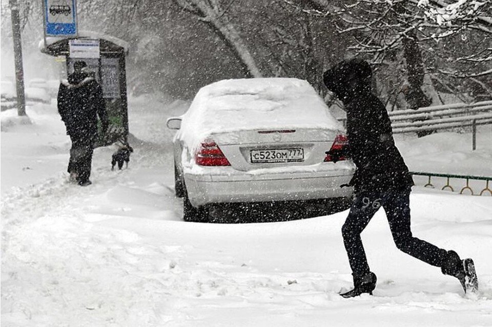     МЧС: 2 января москвичей ждёт сильный ветер и гололедица Евгения ГУСЕВА
