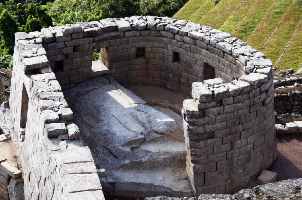 Фото: https://our-civilization.com/civilizacia/inki/macu-pikcu-1
