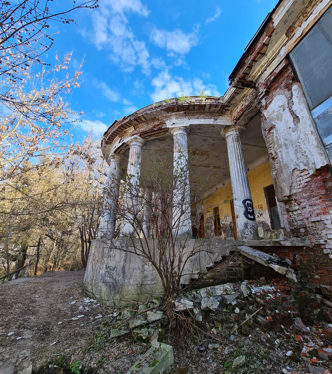 Парадный вход