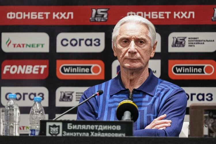    И, конечно же, главный вопрос, который был адресован как к тренеру, так и к генменеджеру, — сколько еще может проработать Билл. Сейчас у специалиста контракт до конца сезона, а будет ли он продлен, неизвестно