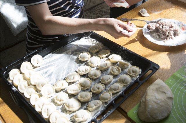    Что за история с украинкой, которую поляки выгнали из-за пельменей?