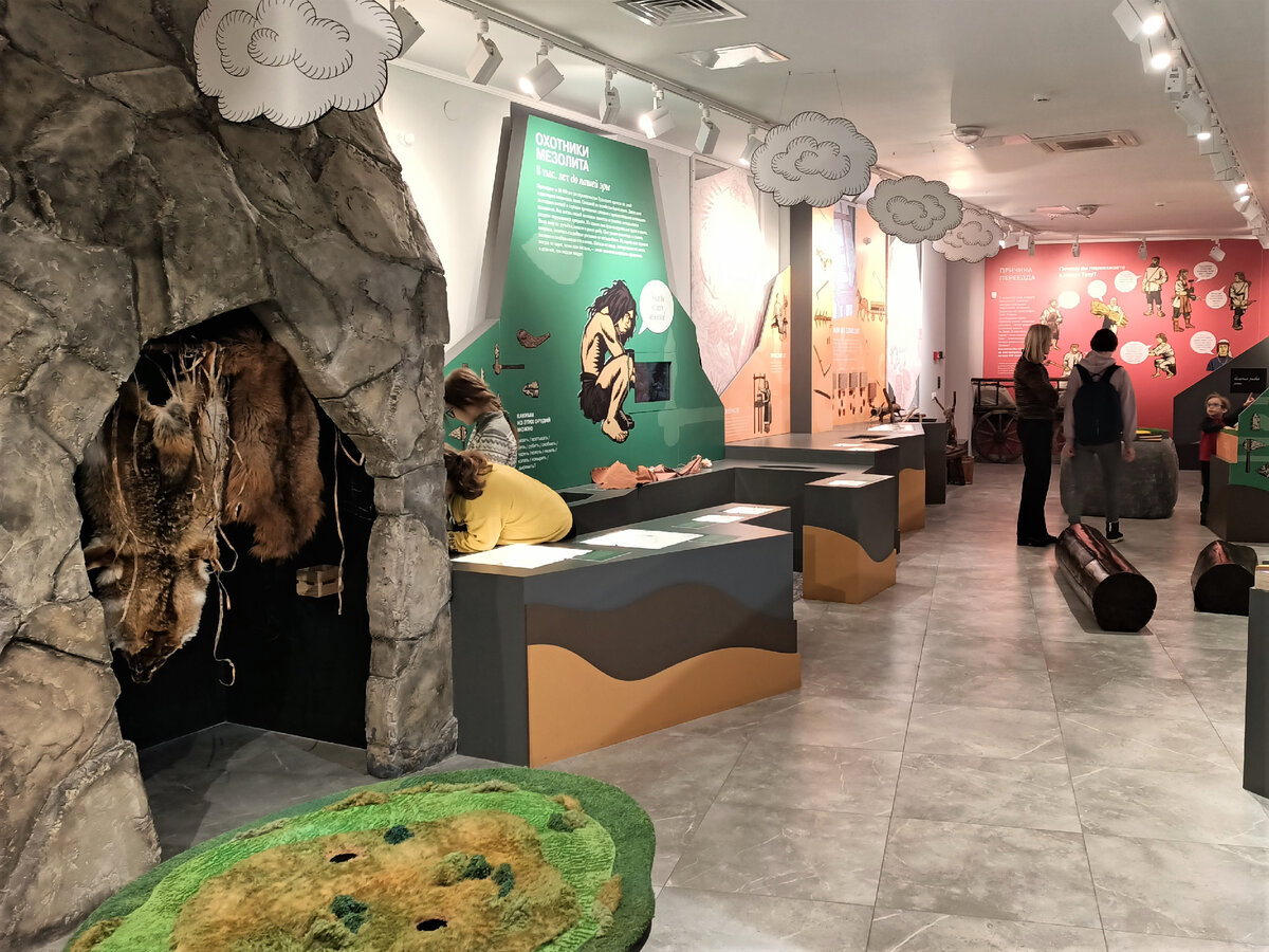 Экспозиция поделена на четыре сегмента согласно хронологическим периодам в освоении тульской земли 