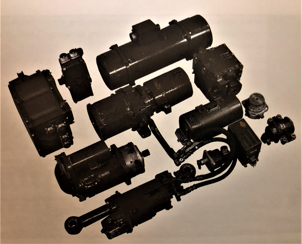 Стабилизатор вооружения 2Э42-4 "Жасмин" с малогабаритным электрогидравлическим приводом вертикального наведения и электромашинным приводом башни.