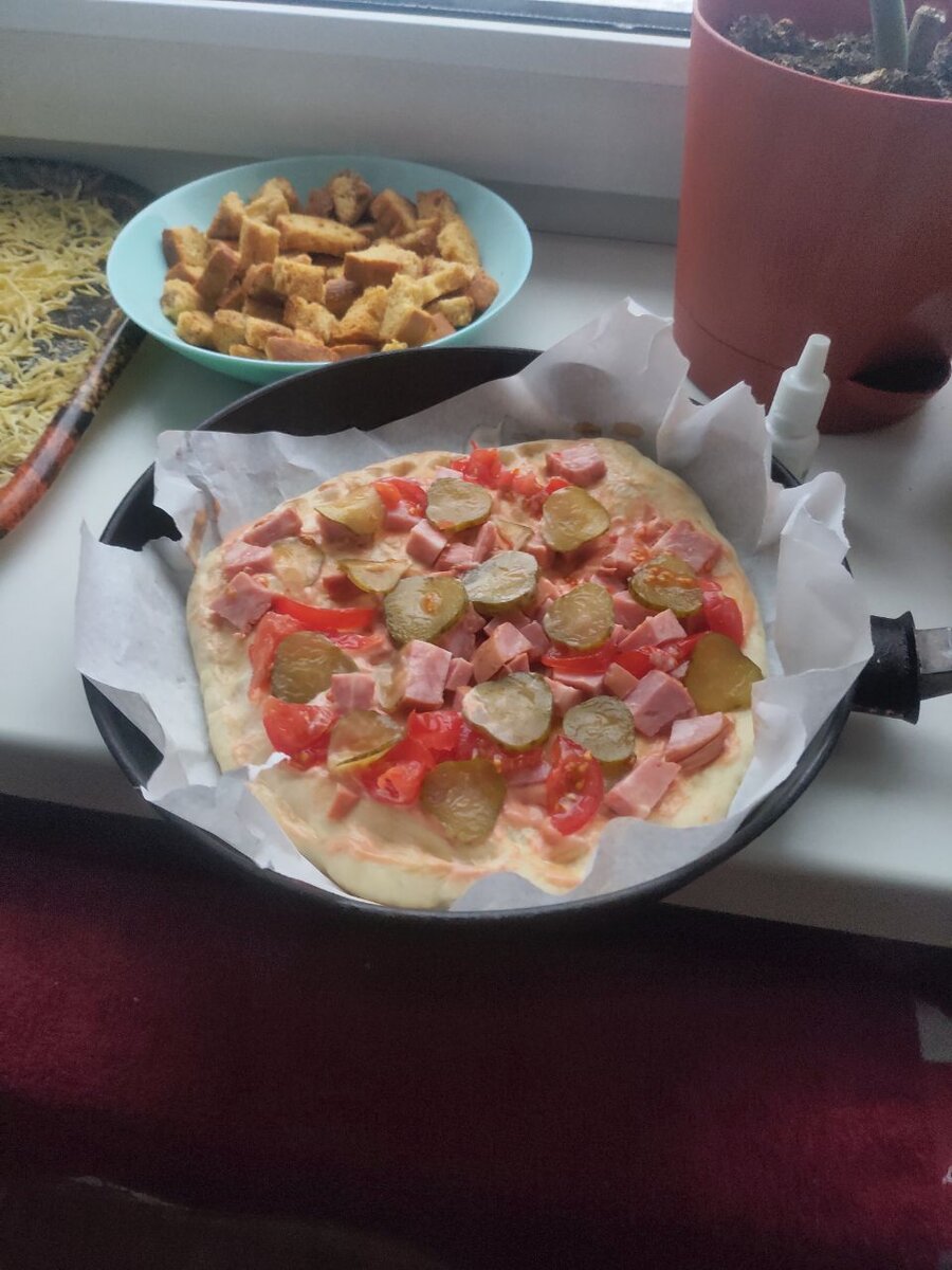 делала с любовью "по итОльянски".Увидела видео, что настоящие профи не используют скалку. Вот взяла пример)