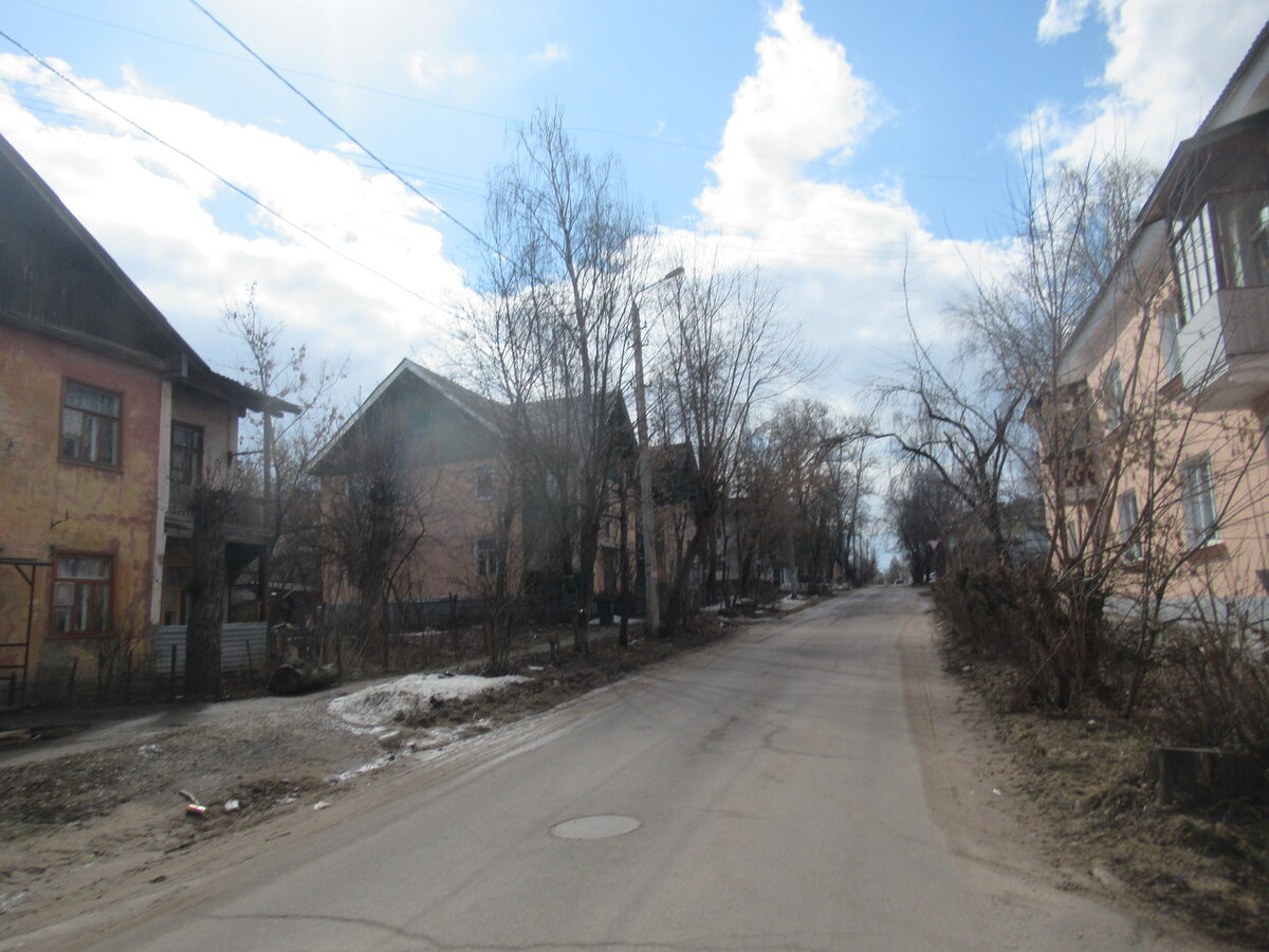 Дом номер 5 и дом номер 7 по пер. Шевченко (слева), апрель 2021 года, скоро тут, возможно, многое изменится