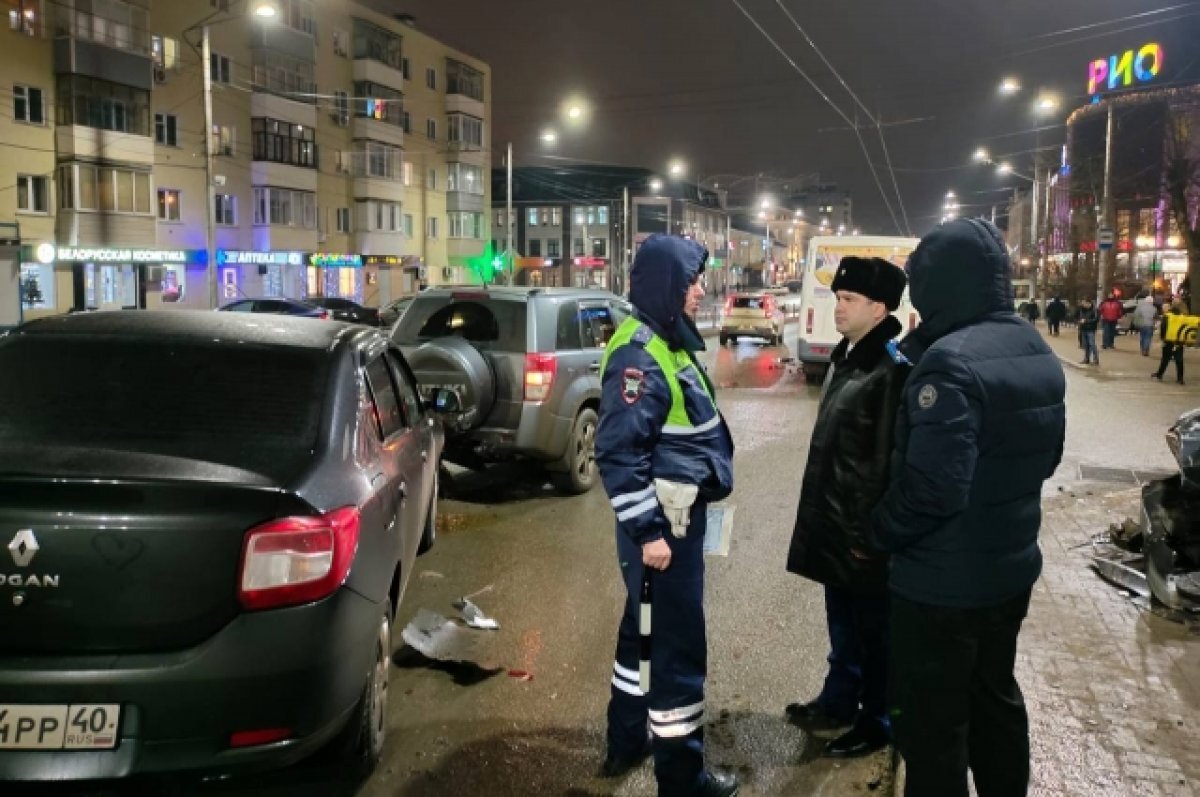    В центре Калуги в массовом ДТП пострадали девять человек