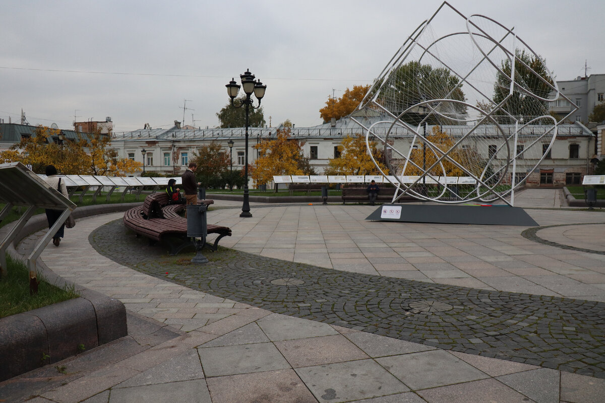 Сегодня Хитровка окружена краеведческой информацией... Фото моё.