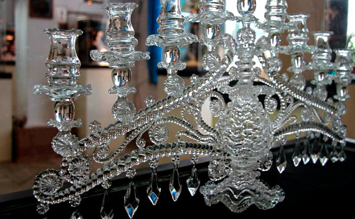 В этот период Алексей Зеля разработал ряд новых моделей стеклянных подсвечников