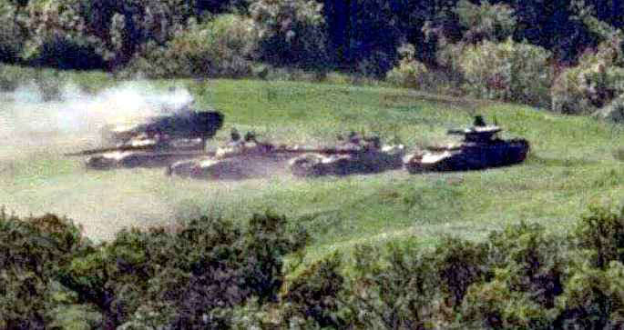 На фото можно разглядеть, как БМПТ "Терминатор" работает с танками вместе