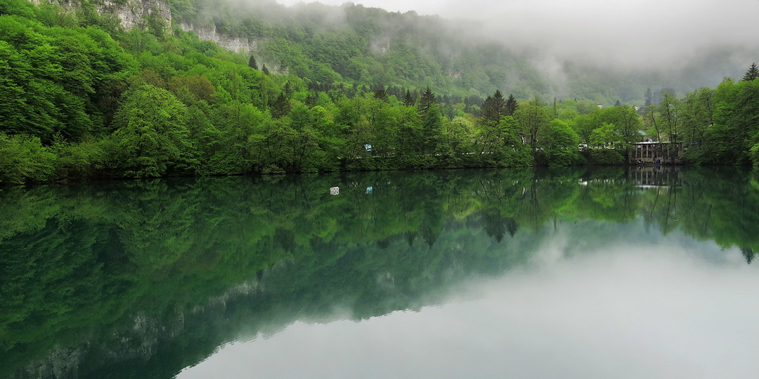 Все озёра как блюдца, а это - как стакан. Рассказываю о природном феномене на Кавказе