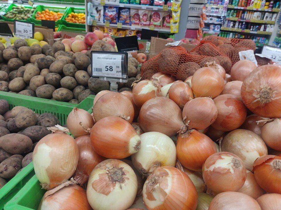     Лук подорожал до 50-70 рублей за кг. Это цена в Spar Ольга ЩАПИНА
