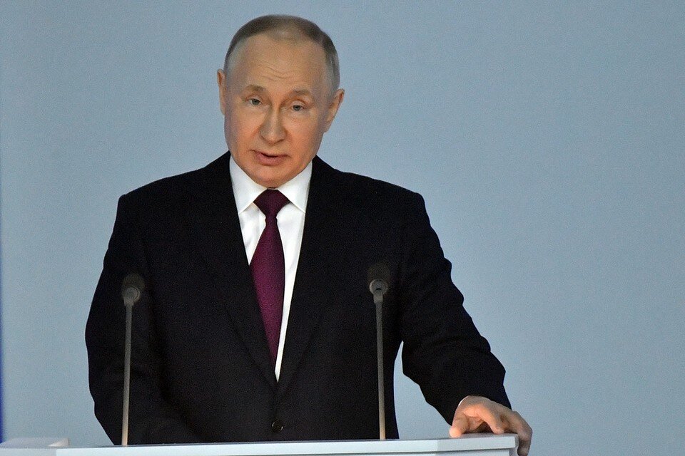     Аплодировали Путину за время Послания 53 раза. При этом 4 раза зал вставал Владимир ВЕЛЕНГУРИН