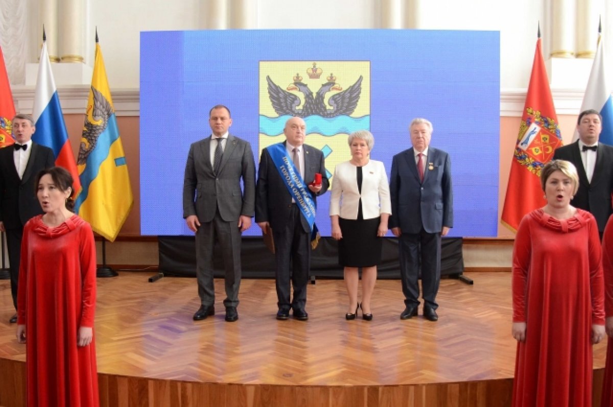    Трудовая деятельность Виктора Александровича неразрывно связана с Оренбургом.