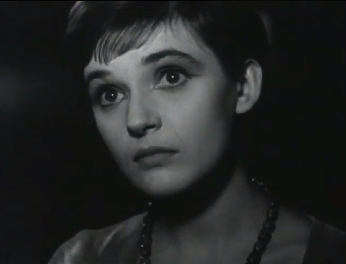 Ольга Гобзева в фильме "Эй, кто нибудь!" источник: kino-teatr.ru